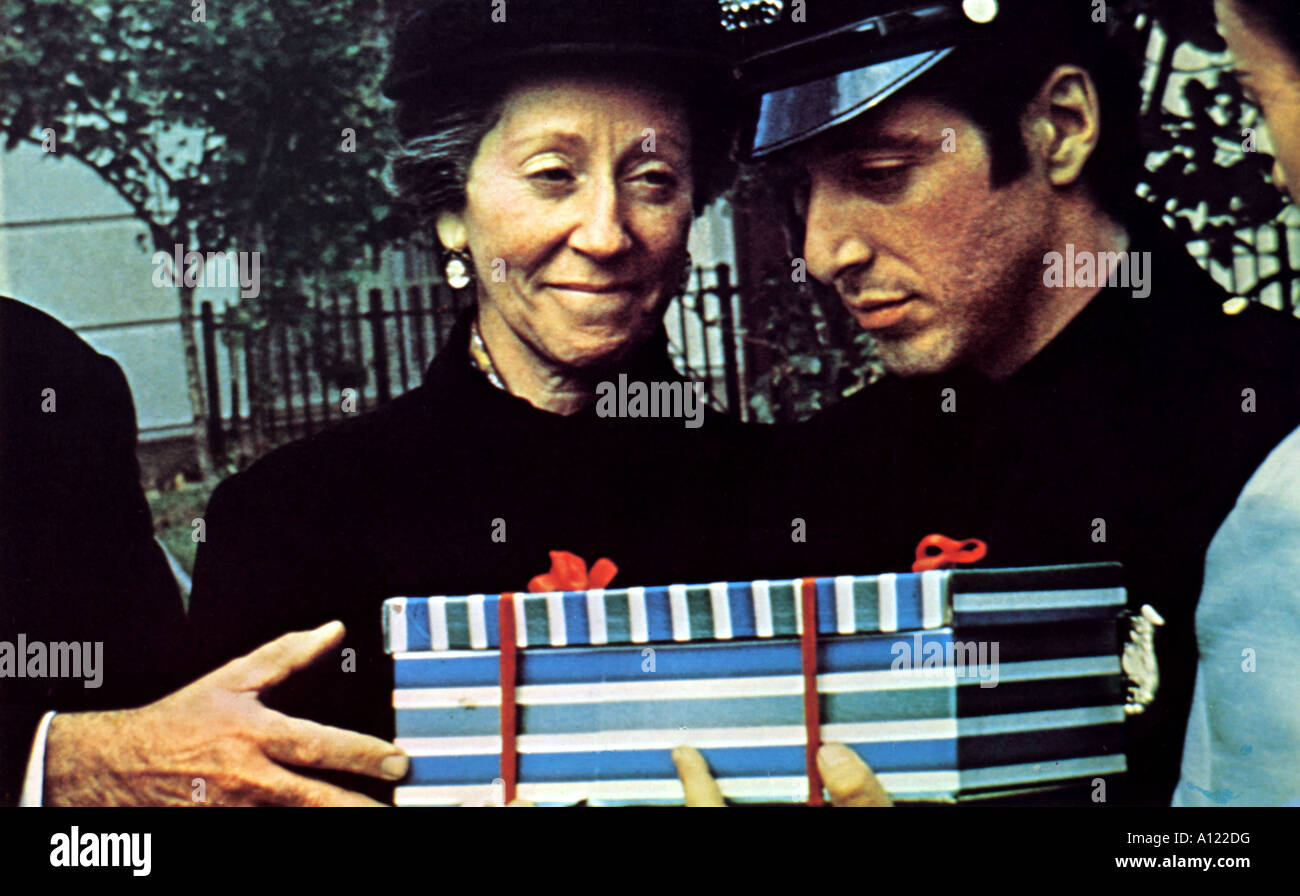 Il Serpico Anno 1973 Direttore Sidney Lumet Al Pacino basato su Peter Maas prenota Foto Stock