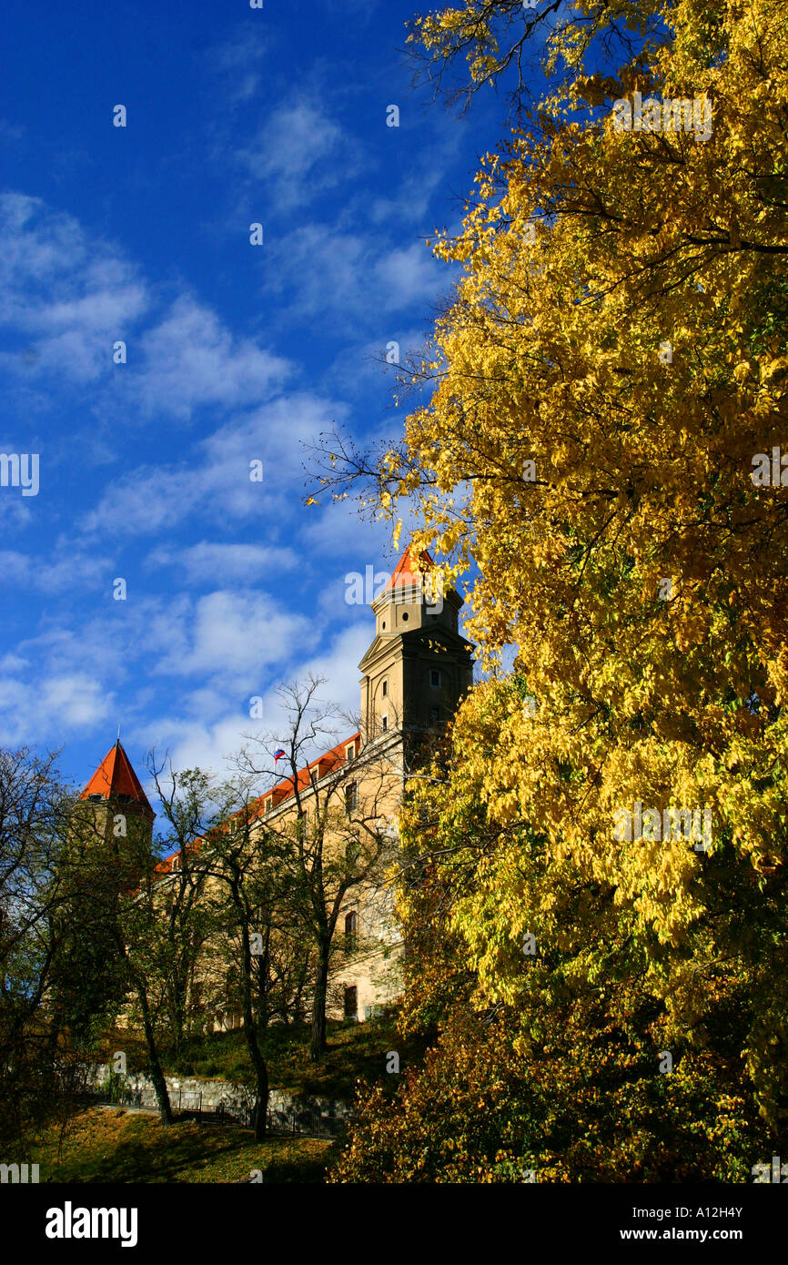 Il castello di Bratislava, Repubblica slovacca, in Autunno colori Foto Stock