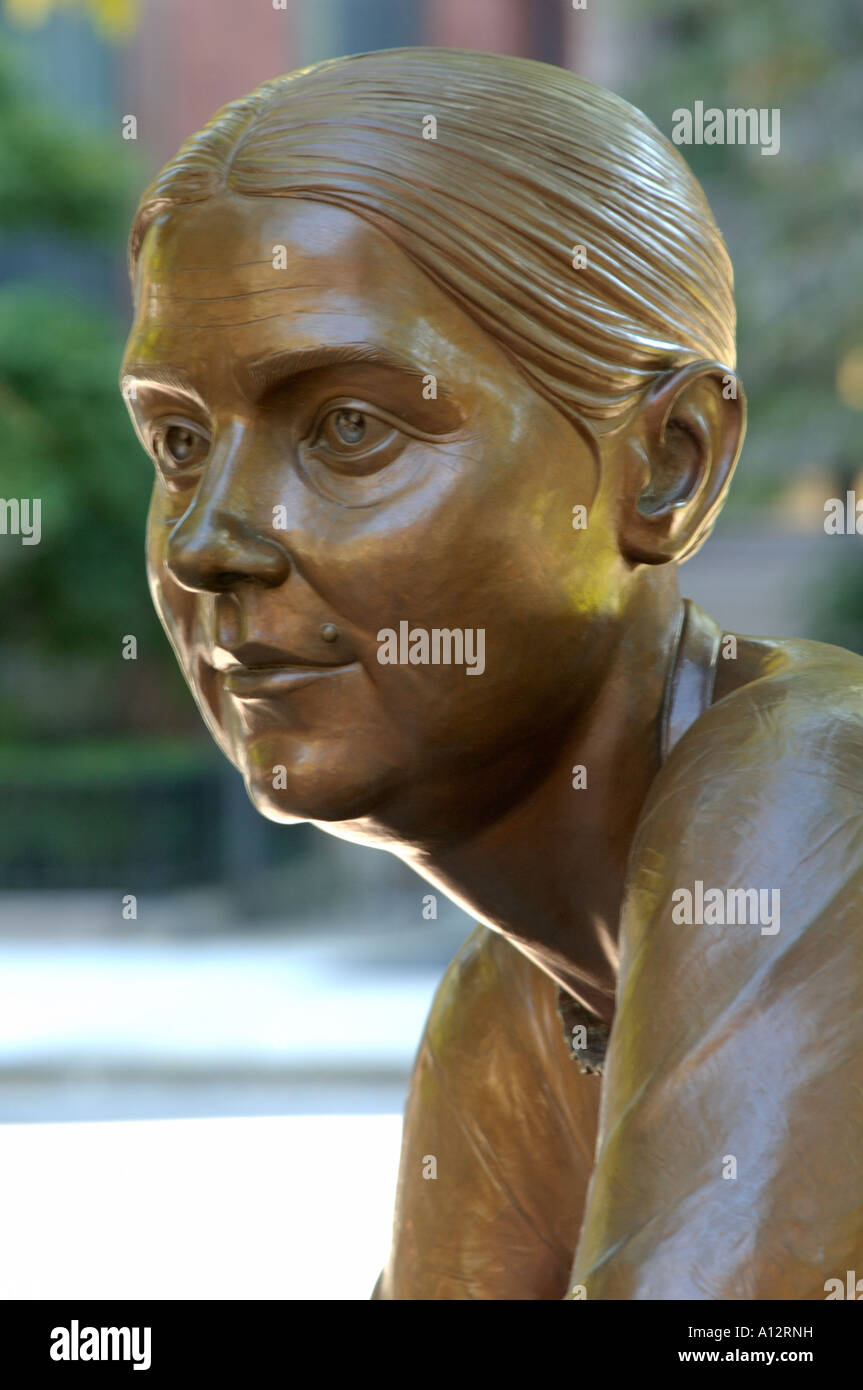 Lucy statua di pietra parte del Boston donna Memorial. Fotografia digitale Foto Stock