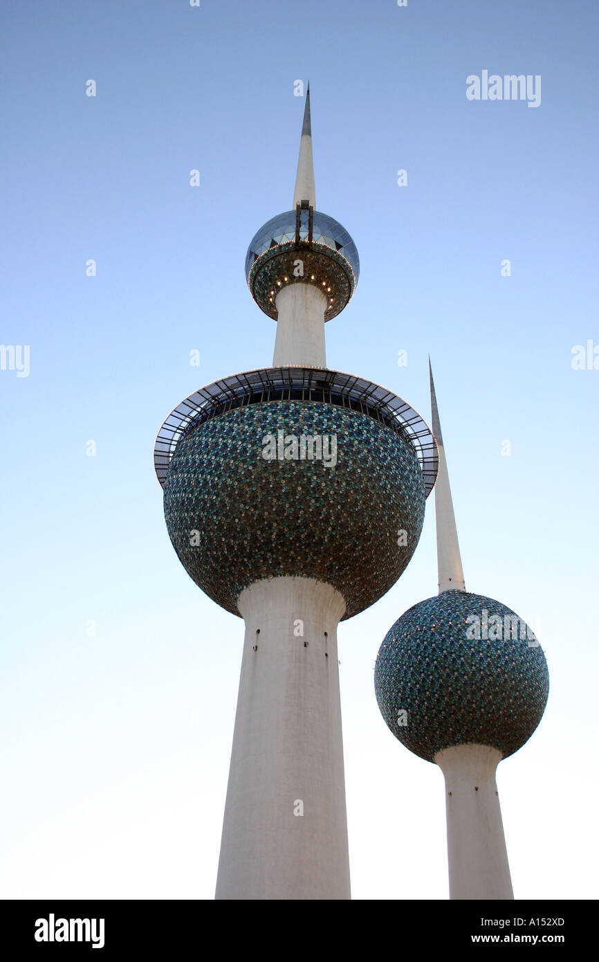 Kuwait Towers acqua deposito e ristorante Kuwait City Golfo Persico Medio Oriente Foto Stock