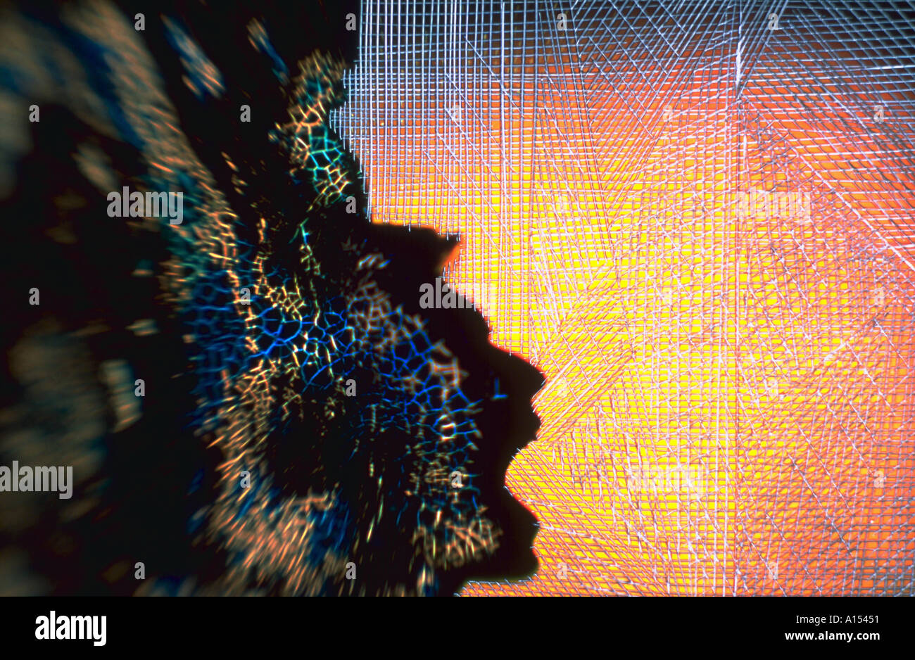 Computer immagine generata di un uomo faccia apparire di emergere da un crackled pattern con un web come pattern in background Foto Stock