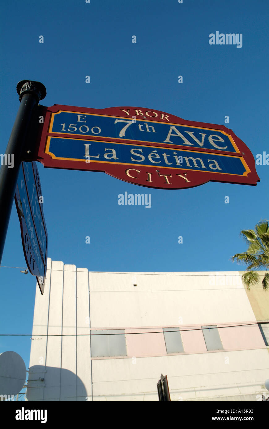 Florida popolare destinazione turistica a Ybor City Tampa FL città nota per il fatto a mano di sigari dal tabacco importato in tutto il mondo Foto Stock