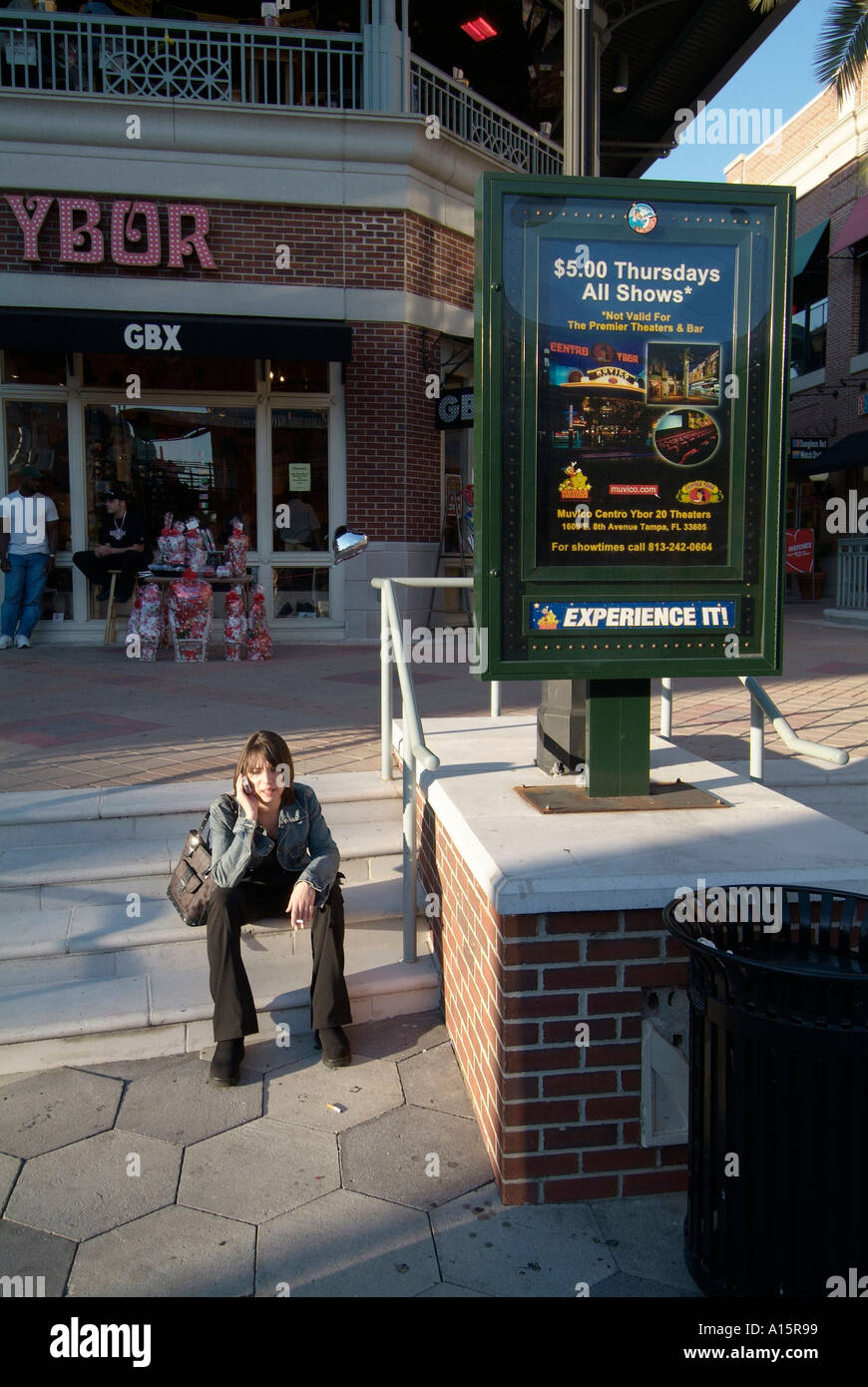 Florida popolare destinazione turistica a Ybor City Tampa FL città nota per il fatto a mano di sigari dal tabacco importato in tutto il mondo Foto Stock