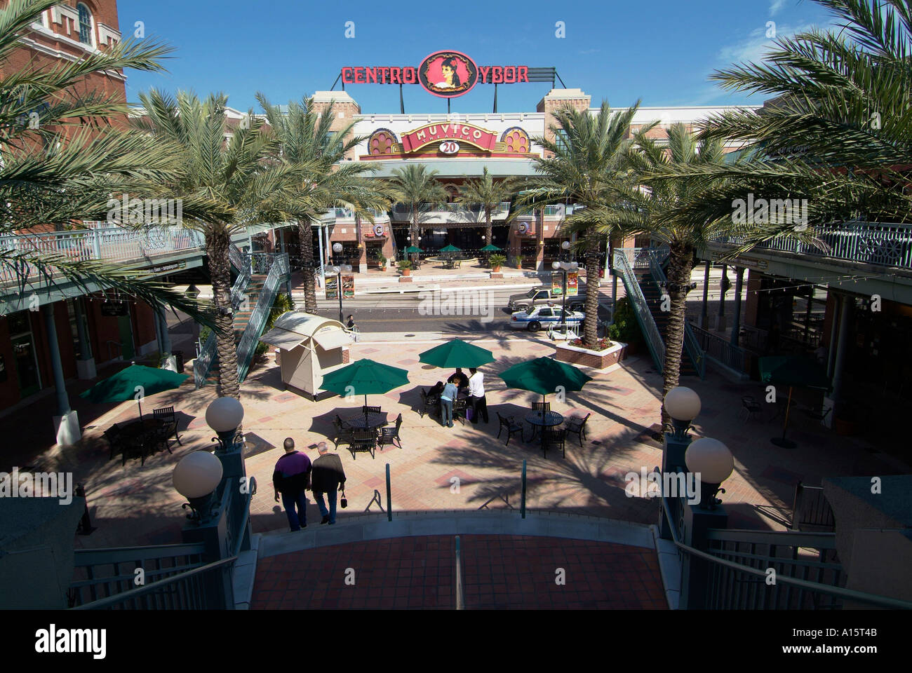 Florida popolare destinazione turistica a Ybor City Tampa FL città nota per il fatto a mano di sigari dal tabacco importato in tutto il mondo Foto Stock