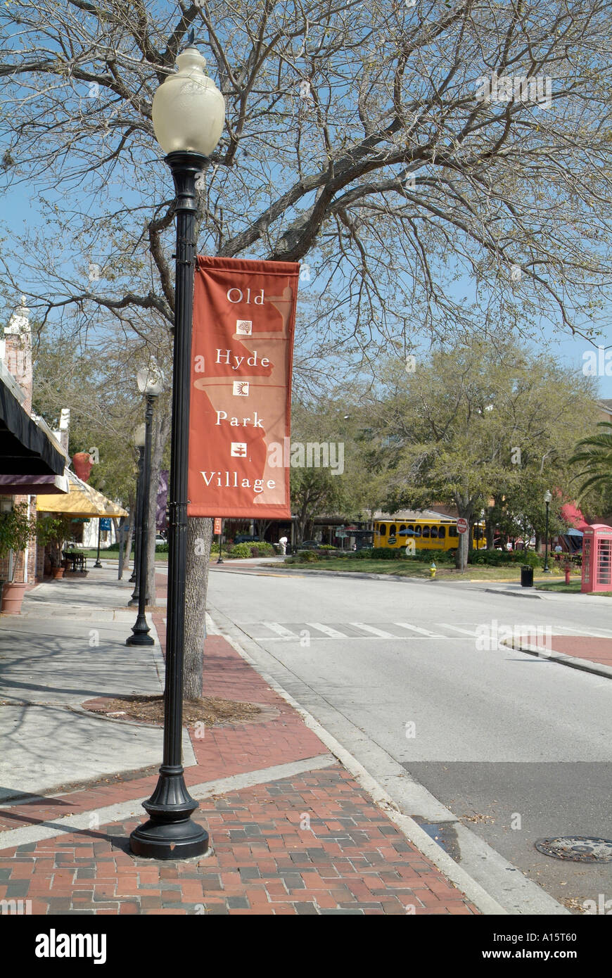 La pittoresca area dello shopping di Tampa Florida sanno come Old Hyde Park Village Shopping e ristorante mangiare distretto di questa città Foto Stock