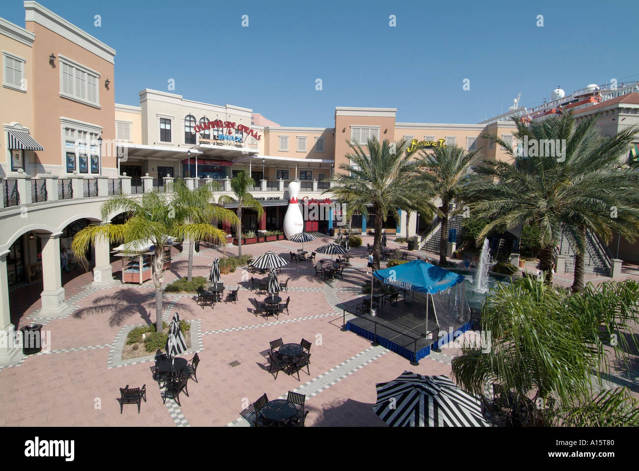 La pittoresca area dello shopping di Tampa Florida sanno come Channelside negozi e ristoranti del quartiere di mangiare di questa città Foto Stock