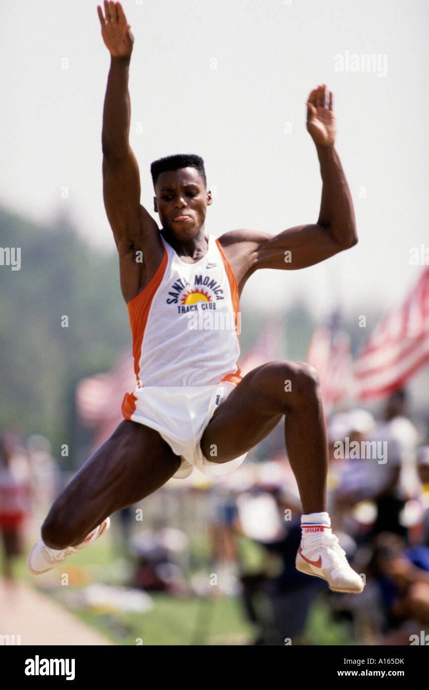 Stock digitale immagine di Carl Lewis in competizione in pista soddisfare Foto Stock