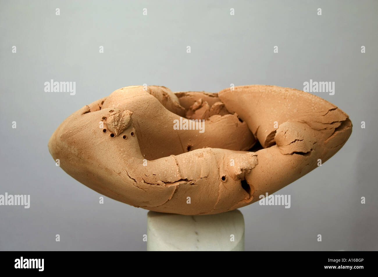 Scultura in terracotta dall artista indiano Pittore scultore Himmat Shah Foto Stock