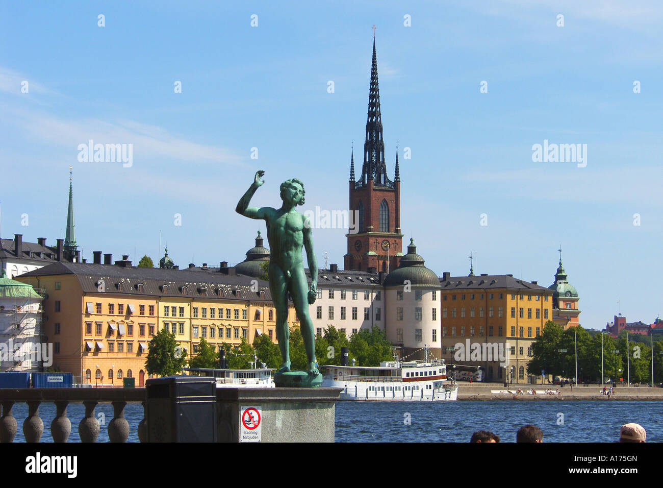 La Svezia, Stoccolma, Stadshuset, parco, cantante Foto Stock