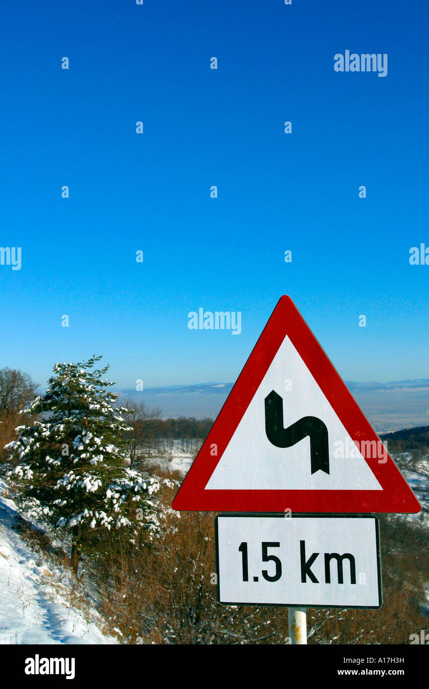 Un viaggio attraverso i boschi innevati, Brasov, Transilvania, Romania. Foto Stock