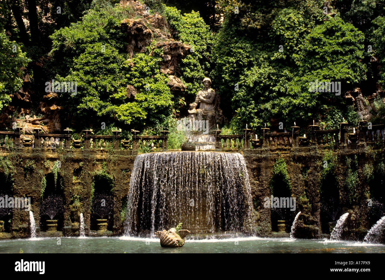 Villa d'Este Villa del 16th secolo a Tivoli, fontane rinascimentali italiane nei pressi di Roma, il cardinale Ippolito II d'Este Papa Alessandro V, Italia. Foto Stock