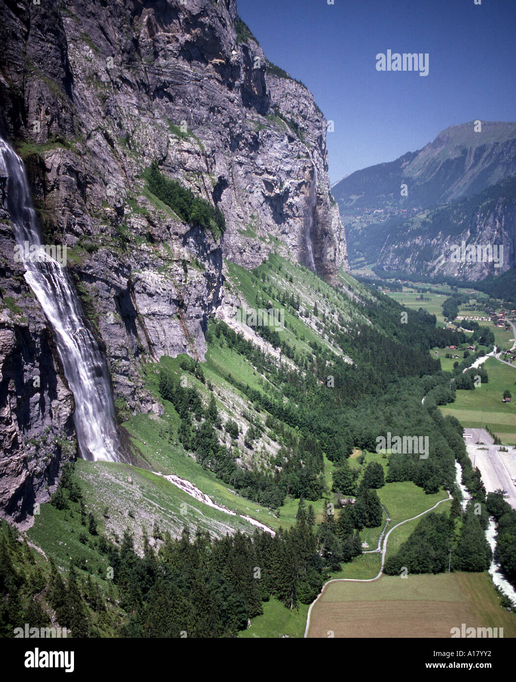 La valle di Lauterbrunnen nell Oberland bernese della Svizzera Foto Stock