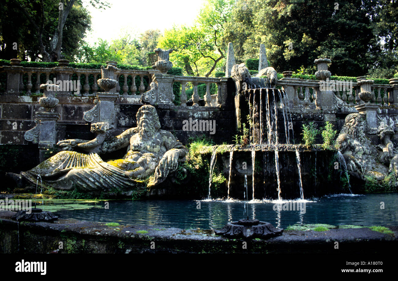Italia Lazio Garden Villa Lante di Bagnaia Italia fontana di Nettuno di piante in acqua e, orticoltura, Esc, Europa, Europeo, e Foto Stock