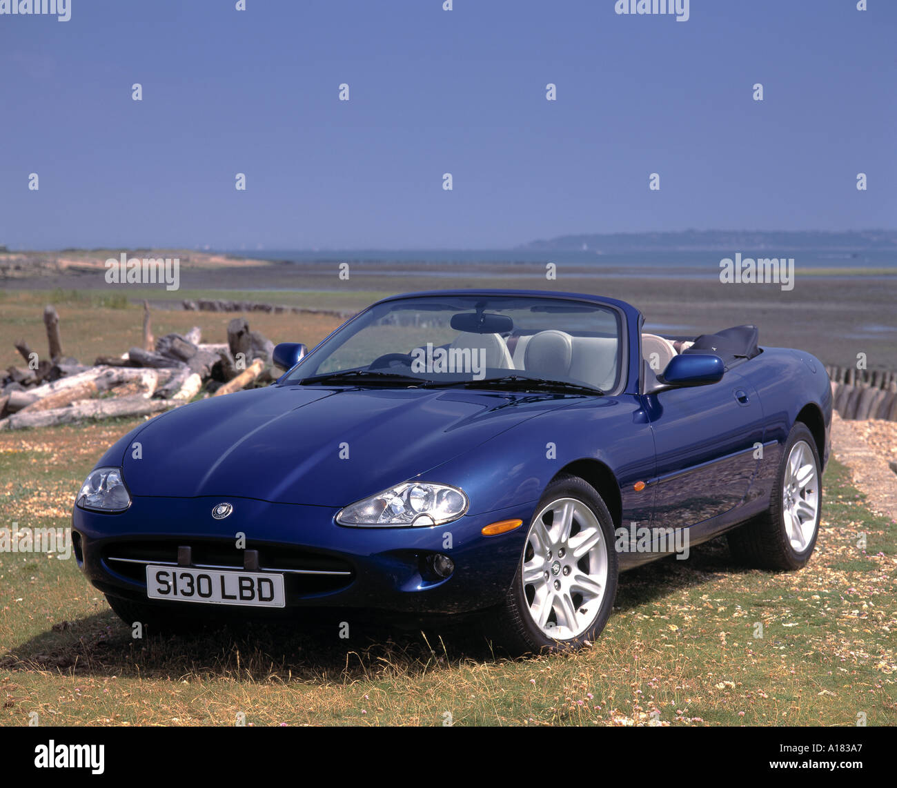 1999 la Jaguar XK8 Cabrio Foto Stock