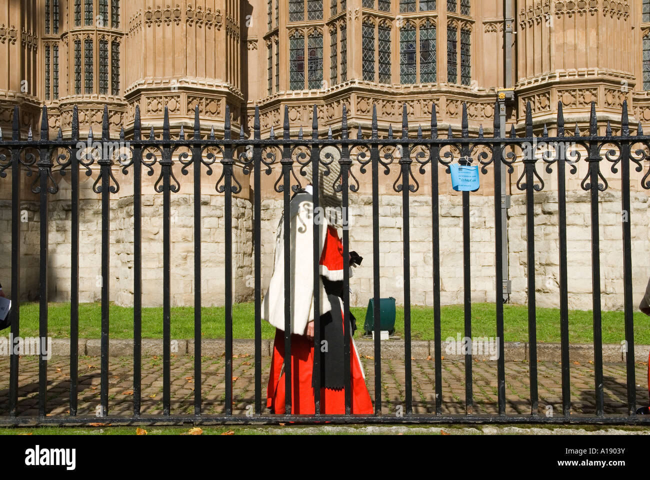 Colazione Lord Chancellors, sistema giudiziario britannico dietro le sbarre. I giudici camminano dall'Abbazia di Westminster alla camera dei Lord. Centro di Londra, Regno Unito, HOMER SYKES Foto Stock