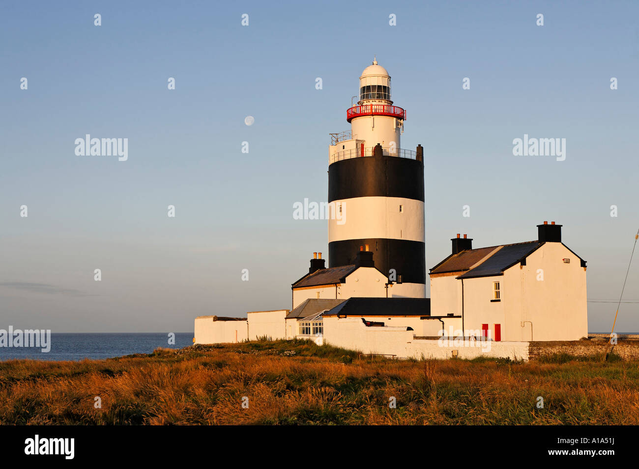 Faro di Hook Head che è risalente al 13.secolo, County Wexford, Irlanda Foto Stock