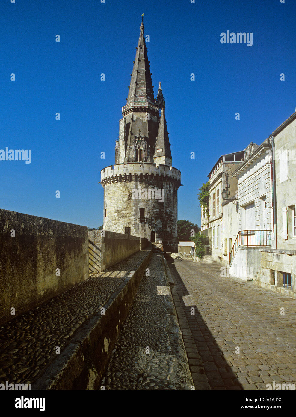 Tour de la Lanterne xv secolo Faro si affaccia sul porto di La Rochelle Foto Stock