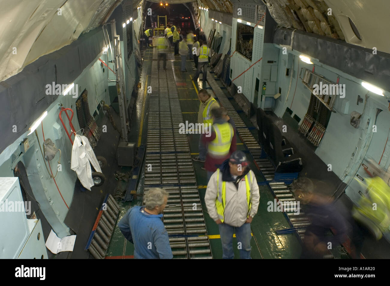 Stiva di un pantaloncino SC 5 Belfast aeromobili cargo Foto Stock