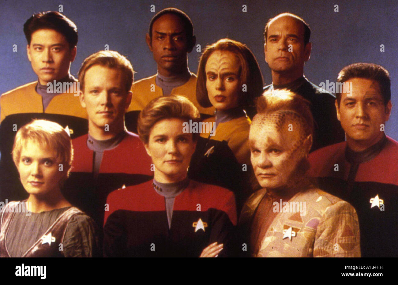 Star Trek Voyager Anno 1995 Direttore Kenneth Biller Cliff Bole Kate Mulgrew capitano Kathryn Janeway Robert Beltran Chakotay Roxa Foto Stock