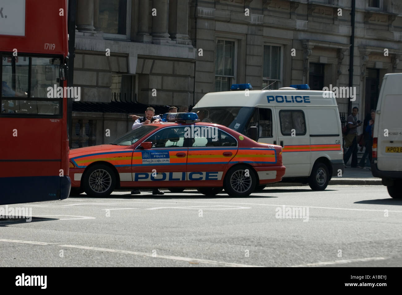 DPG pattuglia di polizia a un incidente a Londra Foto Stock