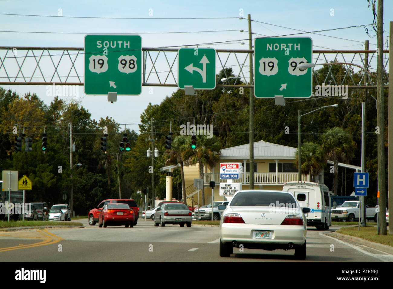 Autostrada overhead segni del traffico. Florida USA.Autostrada 98. La Highway 19. Foto Stock