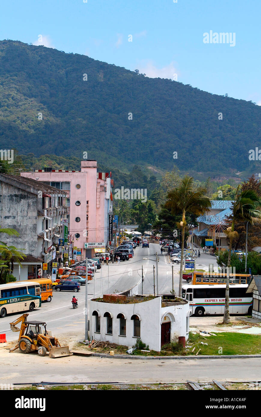 Tanah Rata strada principale di Jalan Besar guardando ad est Cameron Highlands Malaysia Foto Stock