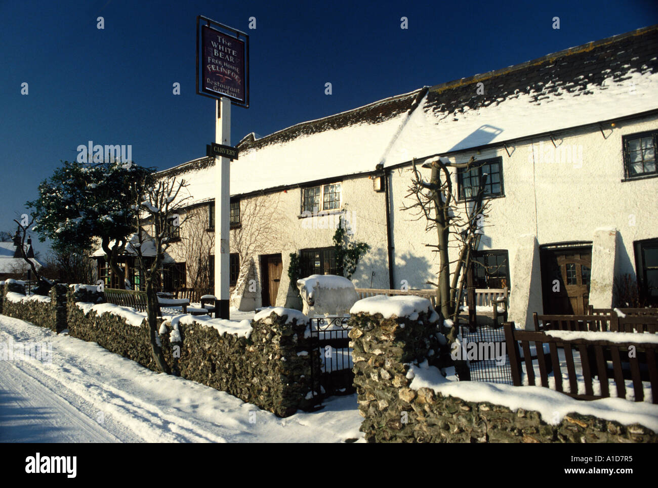 White Bear Inn Fickleshole Kent England Regno Unito in inverno Foto Stock