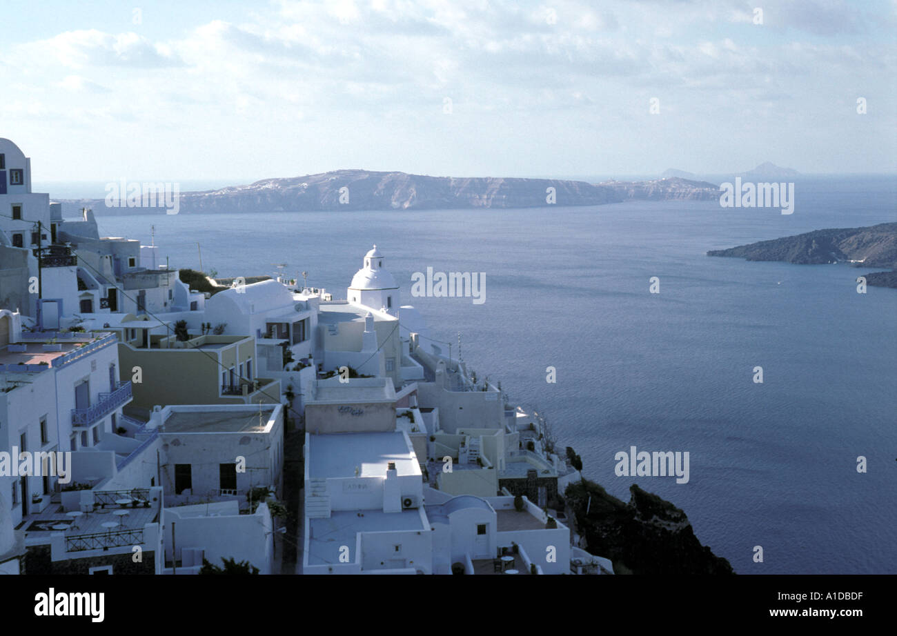Vista di Fira capitale di Santorini Grecia Foto Stock