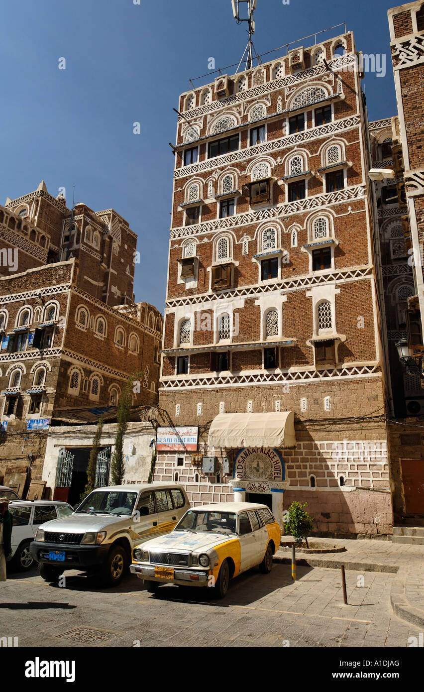 Decorate casa nella città vecchia di Sanaa, Sana'a, Yemen Foto Stock