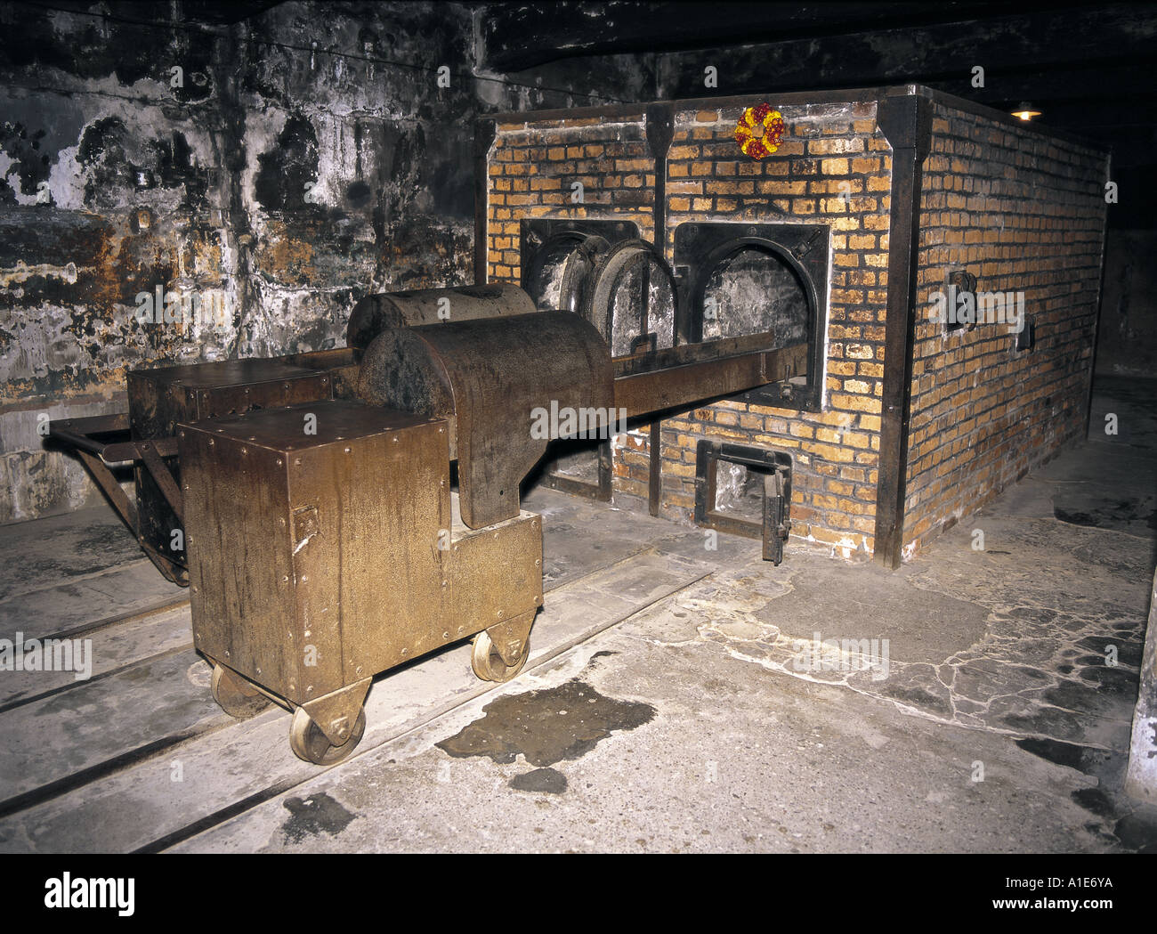 La camera a gas forni a campo di concentramento di Auschwitz in Polonia Foto Stock