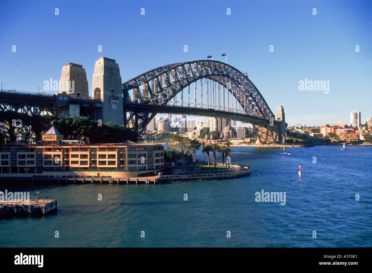 Il Circular Quay West, il Ponte del Porto di Sydney, vista Milsons Point, Australia Foto Stock