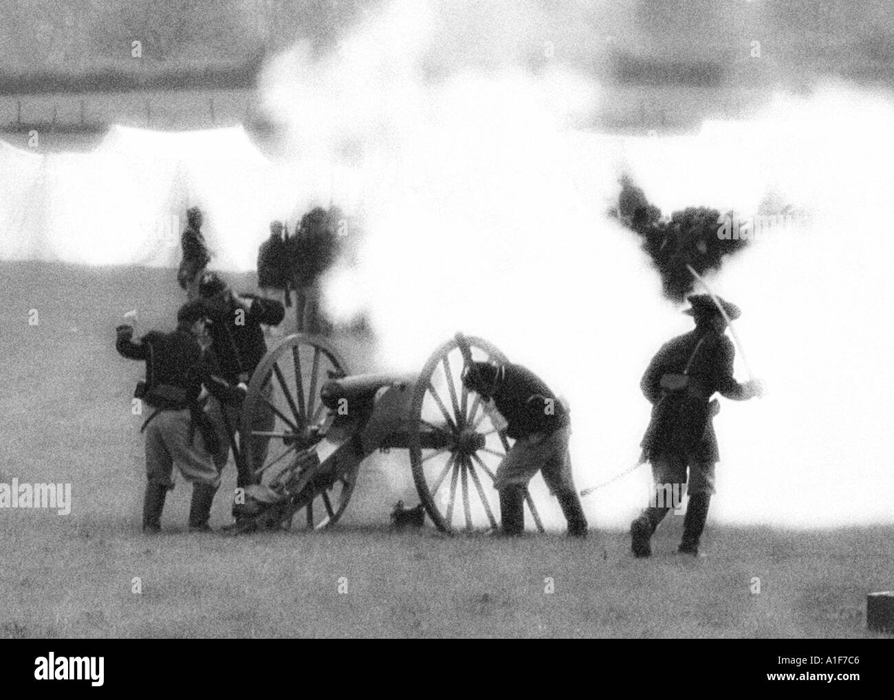 La guerra civile americana di sparo del cannone Foto Stock