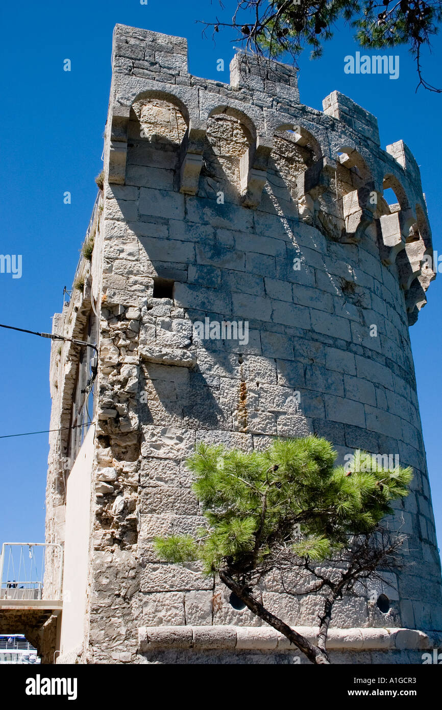 Torre difensiva in Korcula mura medievali, Croazia. Foto Stock