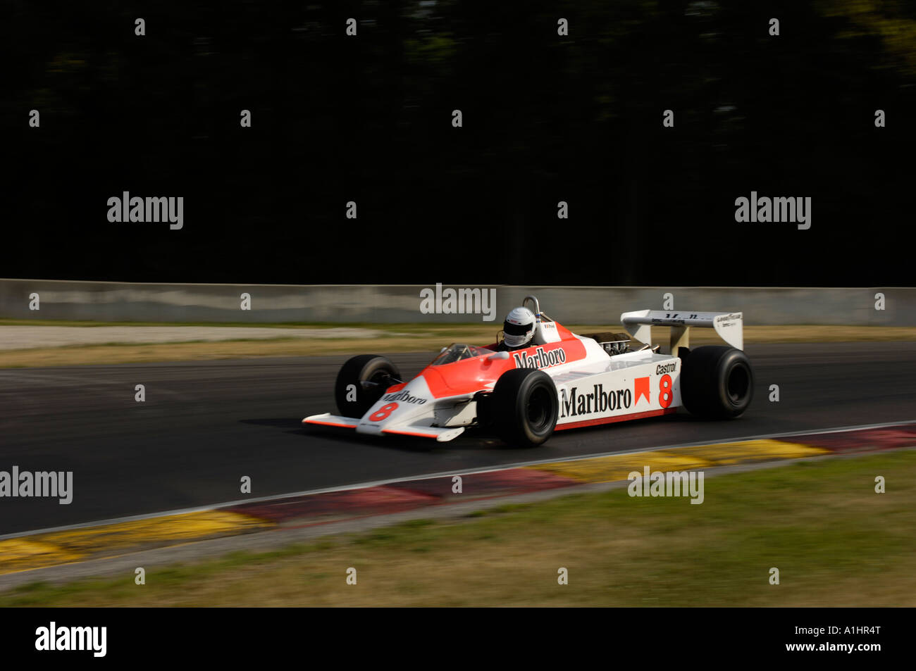 Sean Allen gare il suo 1980 McLaren M30 una vettura di Formula 1 a Kohler sfida internazionale con Brian Redman a Road America 2006 Foto Stock