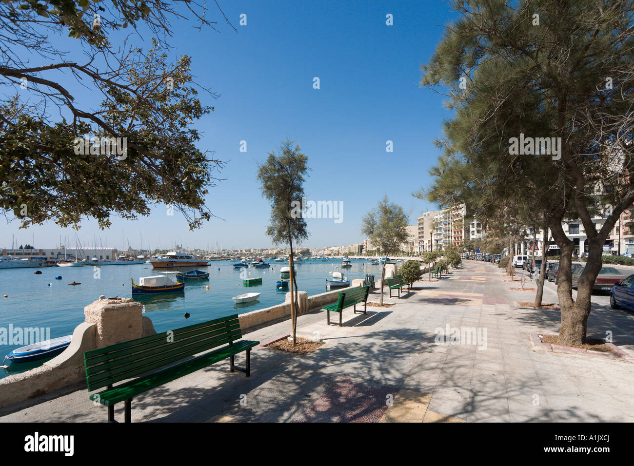 La passeggiata sul lungomare di Sliema, Malta Foto Stock