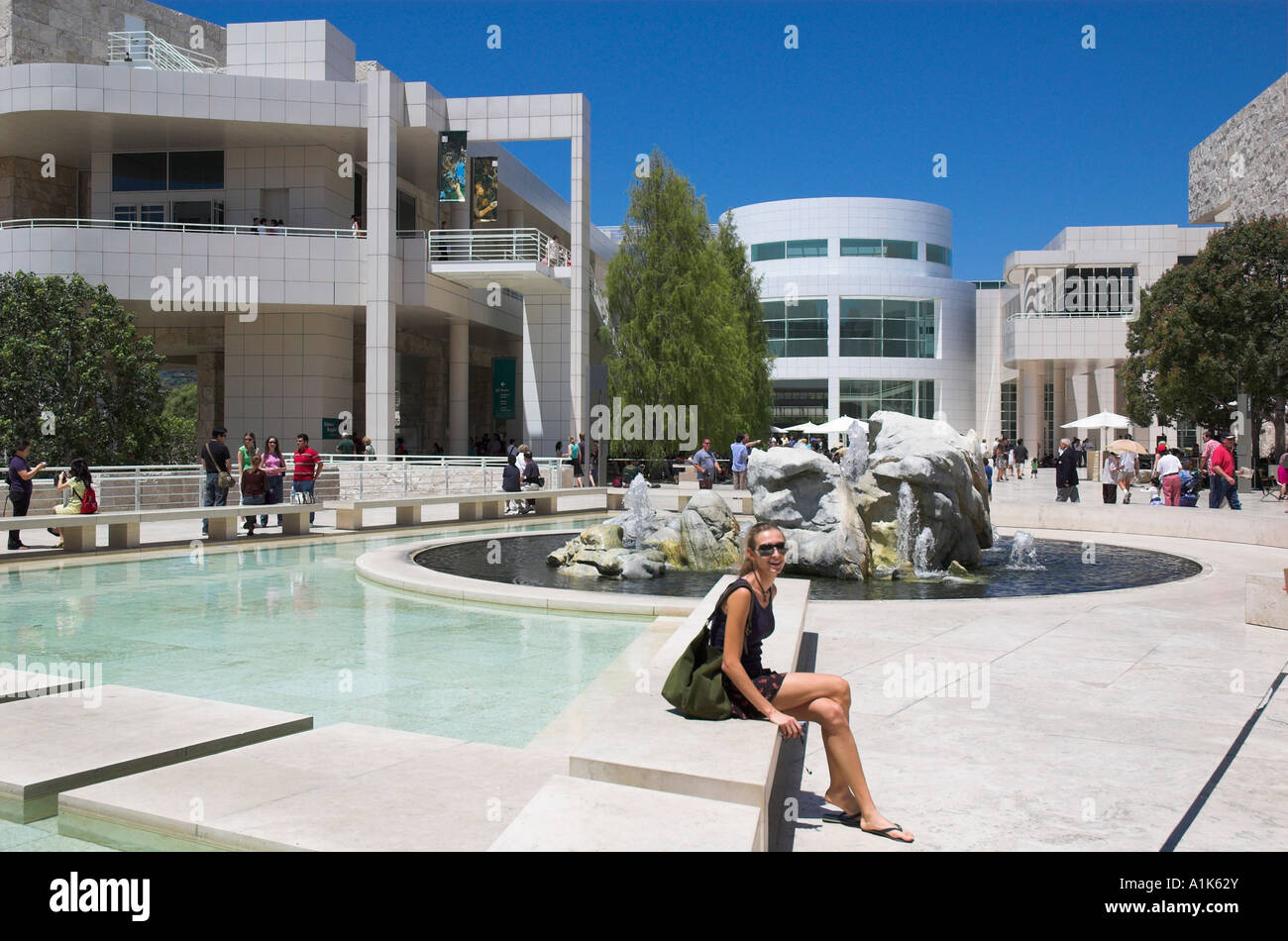 Una vista della corte centrale a J. Paul Getty Center di Los Angeles in California Foto Stock