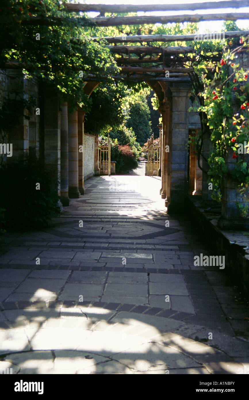Giardino italiano, il castello di Hever, Kent, Inghilterra Foto Stock