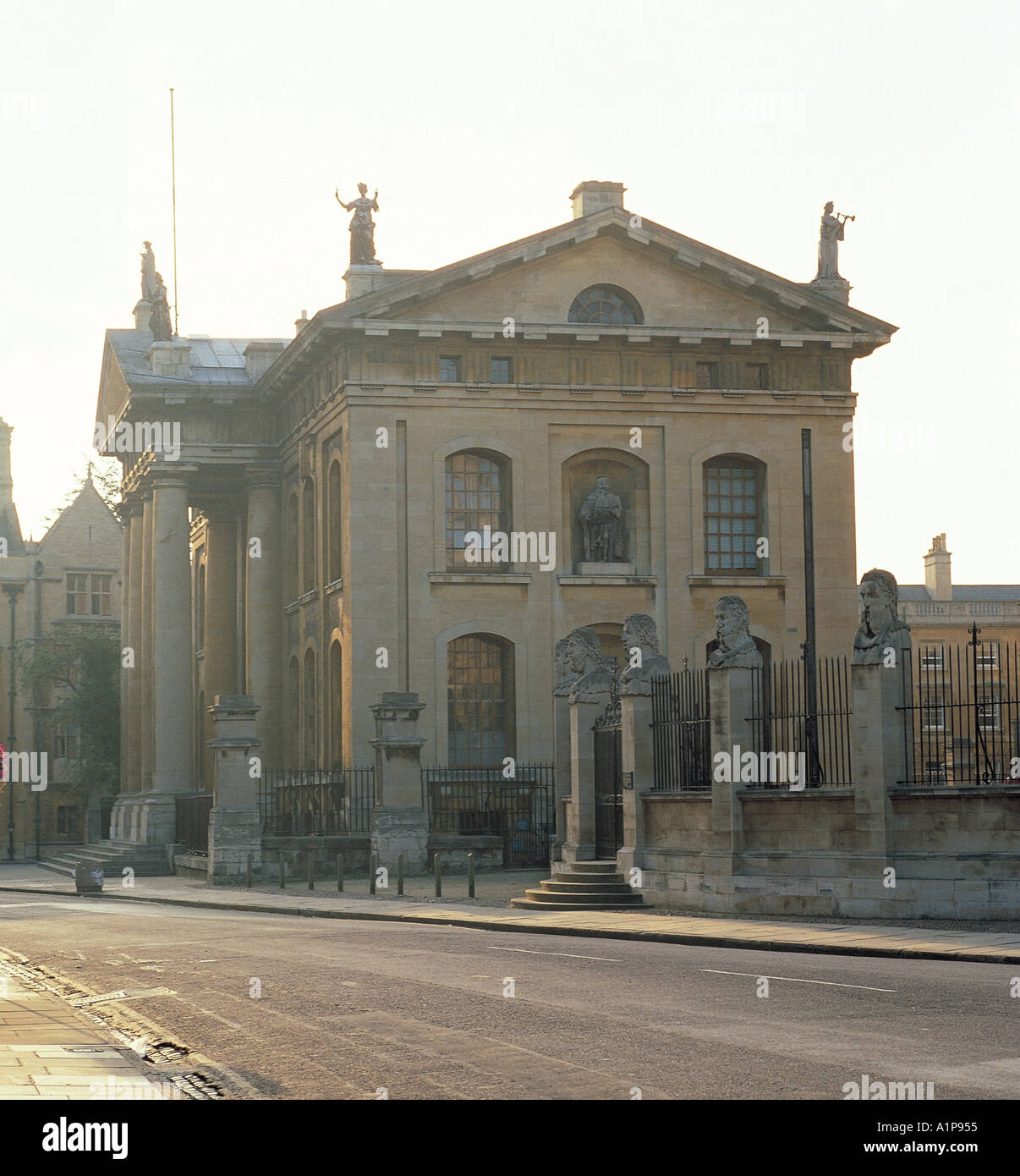 Vista di Clarendon Building da Broad Street Oxford Foto Stock