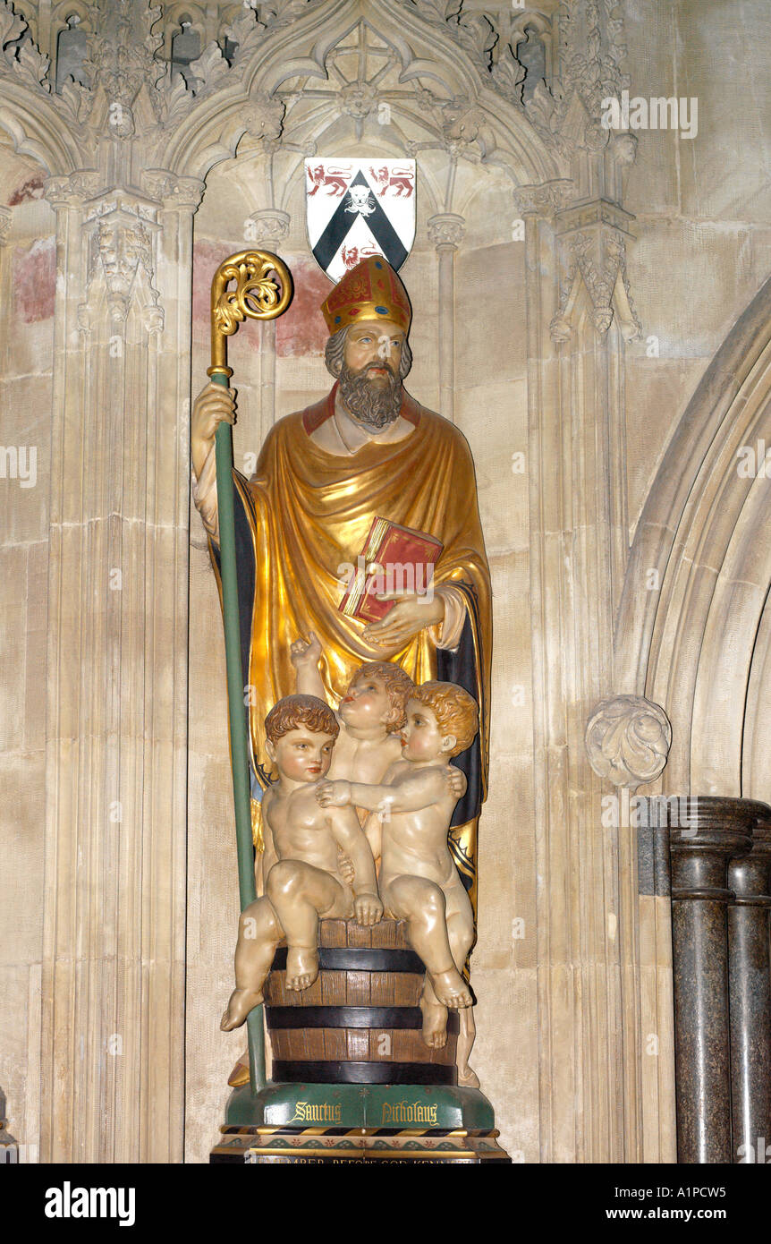 Salisbury Wiltshire, Inghilterra Salisbury Cathedral Saint Nicholas Quarto Secolo il vescovo di Myra Foto Stock