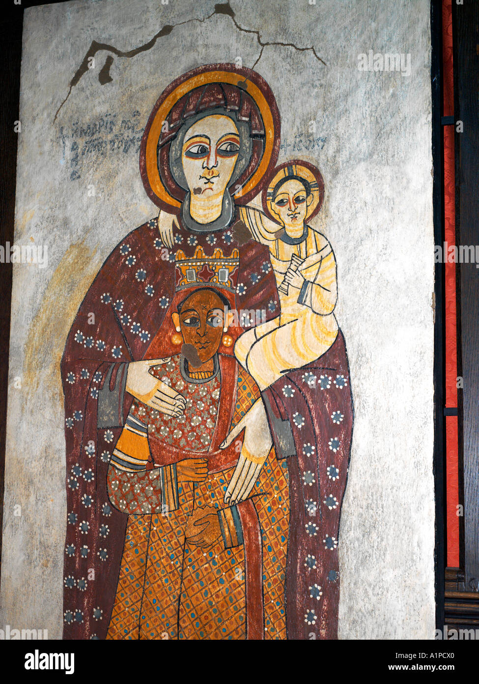 Icona che mostra la Vergine Maria porta Gesù nelle sue braccia con le sue mani arrivata un Nubian Queen che ha il segno della croce Foto Stock