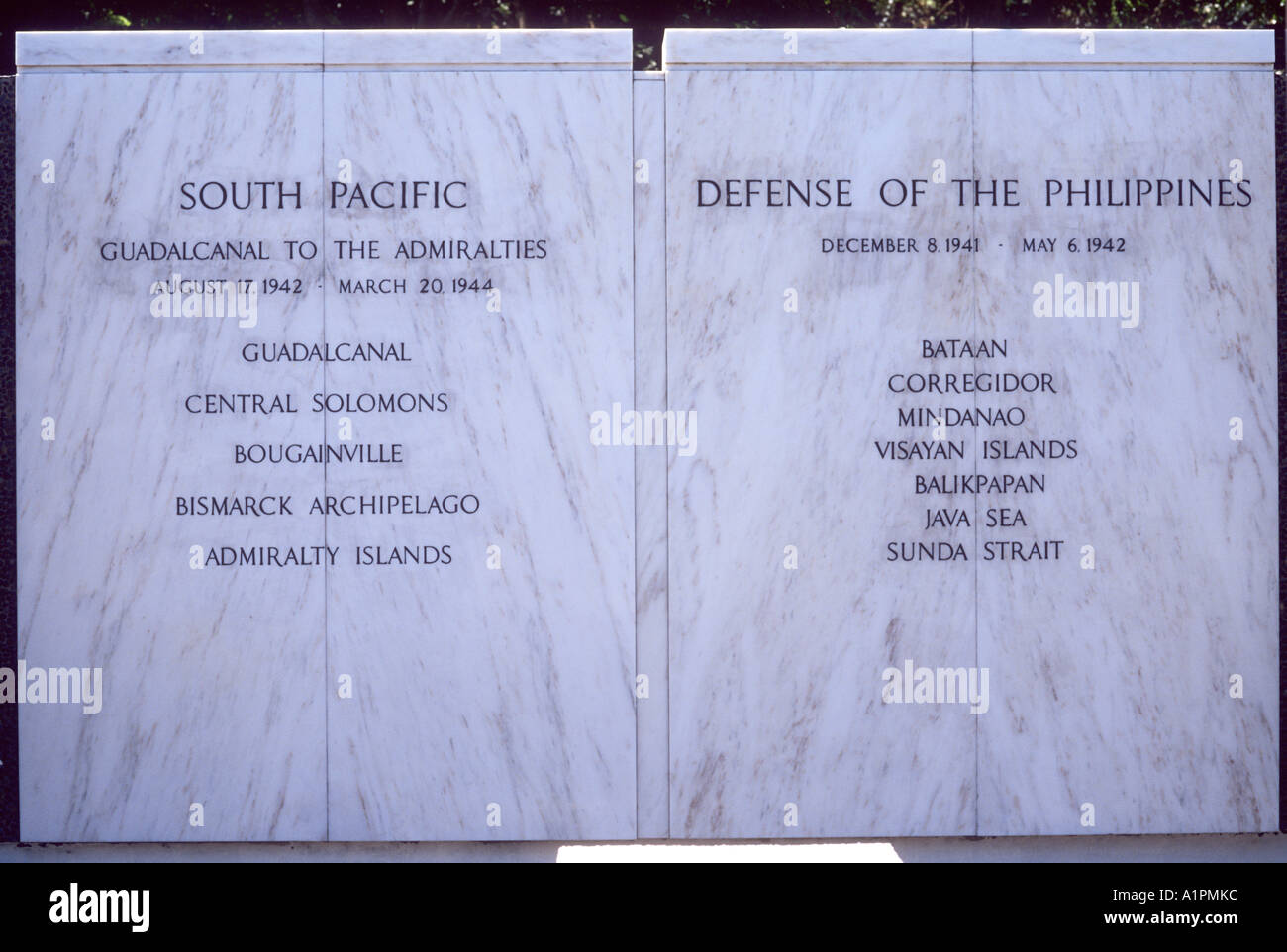 Lapidi ricordando le battaglie della seconda guerra mondiale nelle Filippine Foto Stock