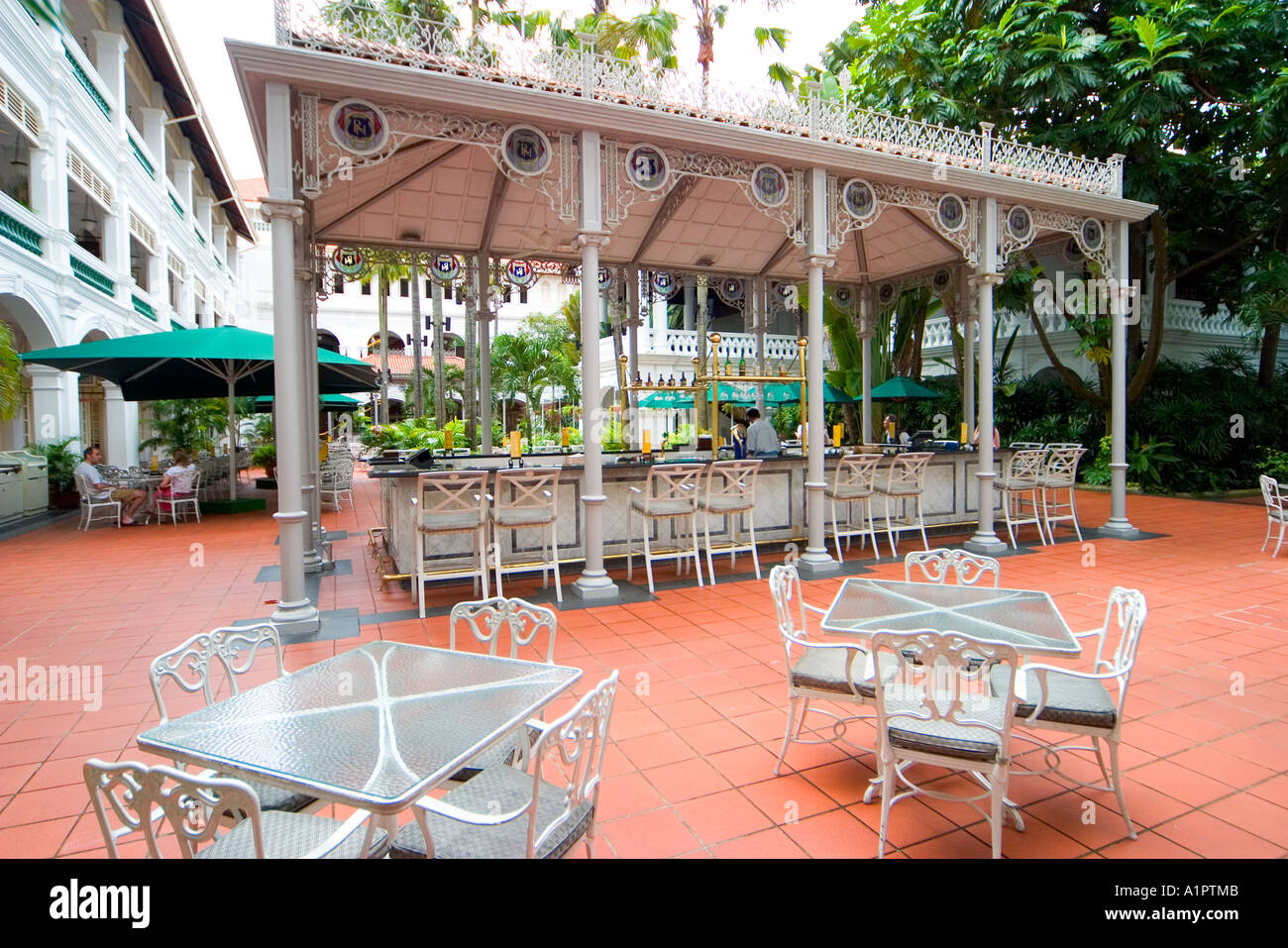 Il Raffles Hotel garden bar in Singapore Foto Stock