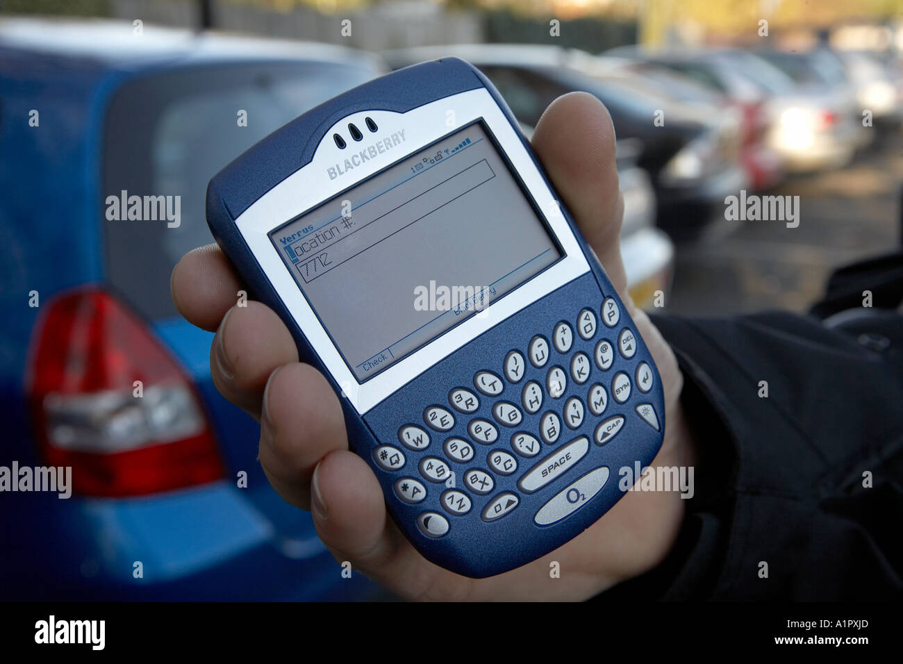 La versione più recente di Blackberry device usato per monitorare il veicolo targhe di immatricolazione Foto Stock