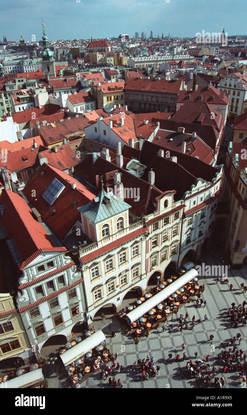 Una vista della Piazza della Città Vecchia di Praga, Repubblica Ceca, dalla Torre Radnice. Foto Stock