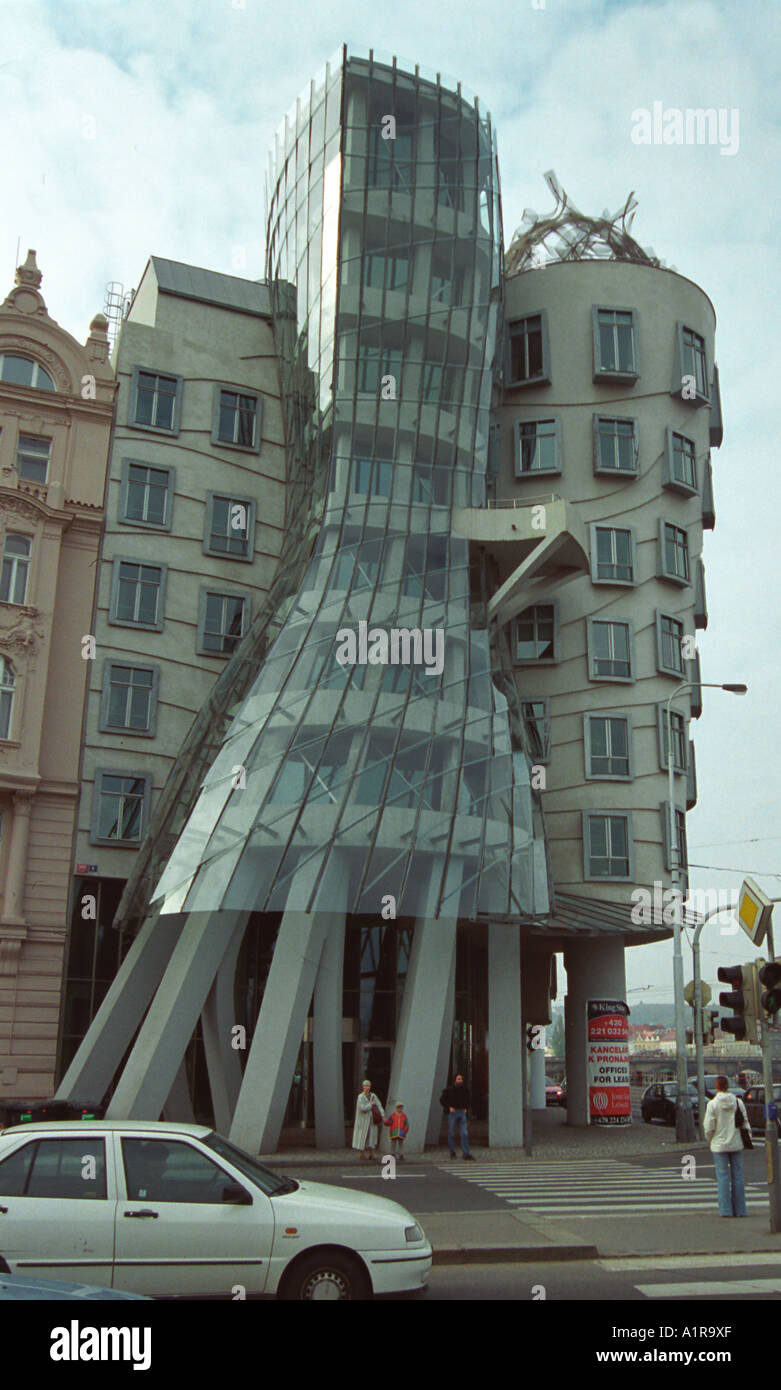 Frank Gehry progettato Nationale-Nederlanden edificio, Praga. Foto Stock