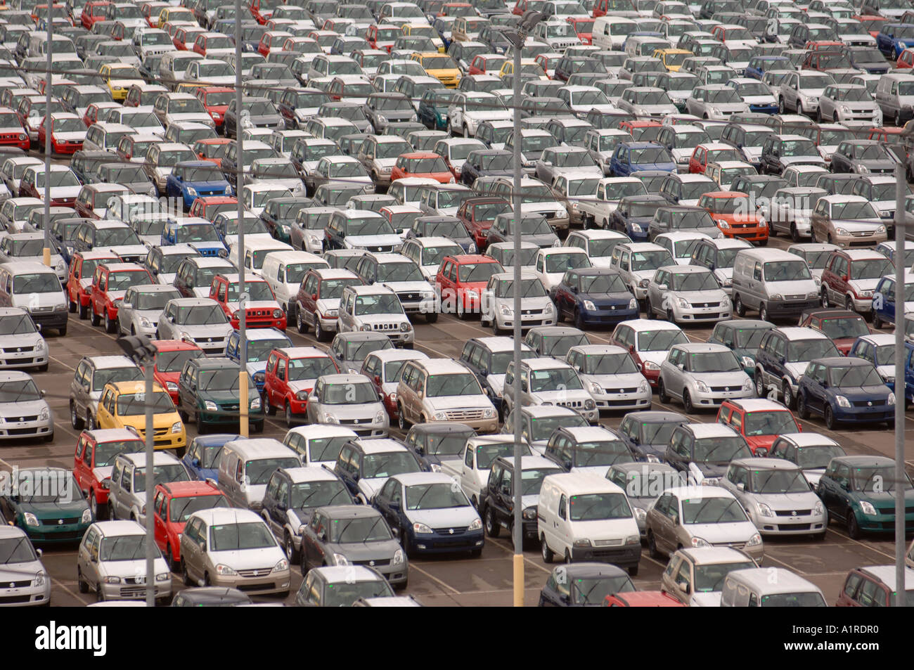 Nuovo SUZUKI auto e furgoni parcheggiati in AVONMOUTH DOCKS VICINO A BRISTOL REGNO UNITO Foto Stock