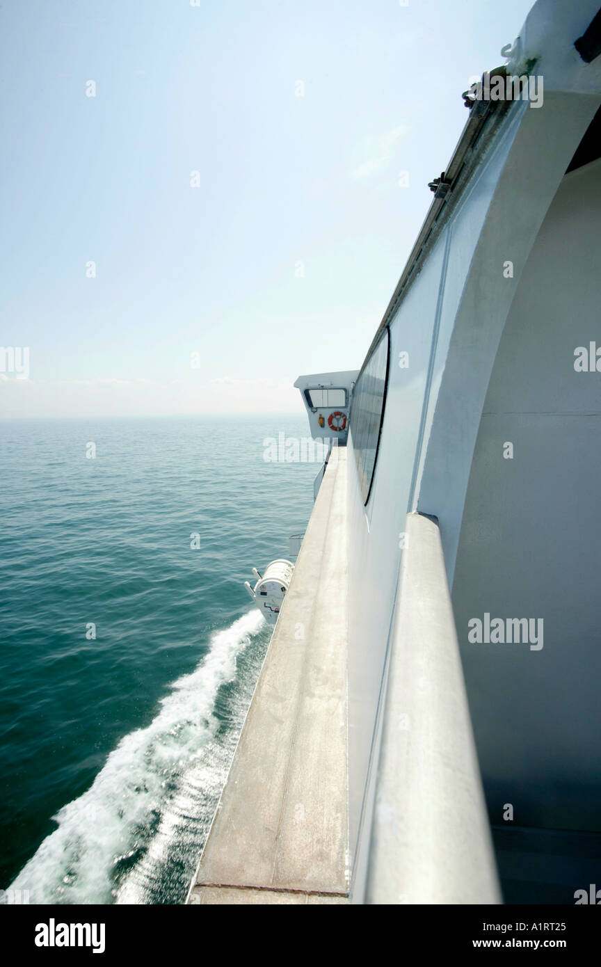 Cross Channel Ferry alta estate metà canale Foto Stock