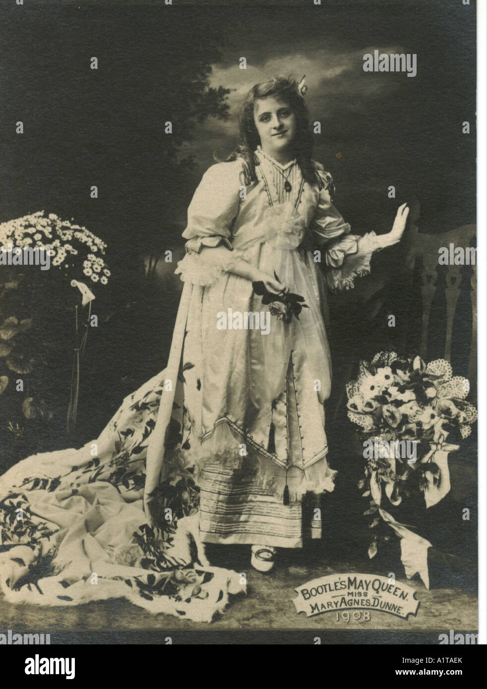 Cartolina fotografica di Bootle può Regina, signorina Mary Dunne 1908 Foto Stock