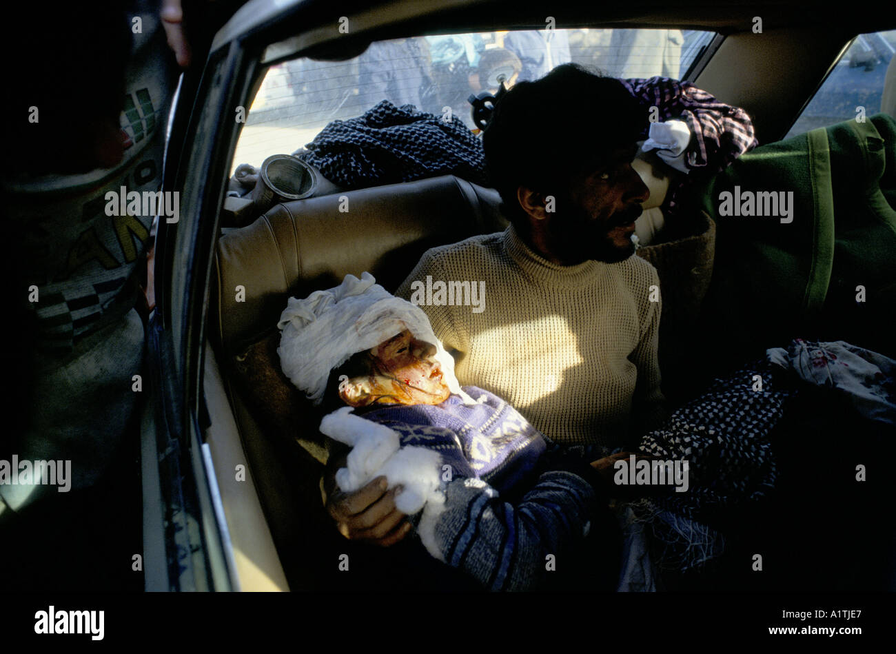 Profughi curdi in Iran Iraq BORDER APRILE 1991 Foto Stock