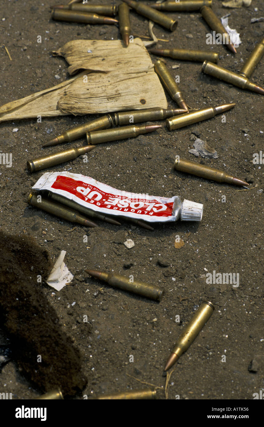Gisenyi, Ruanda. Confine dello Zaire, luglio 1994. Detriti di guerra. Foto Stock